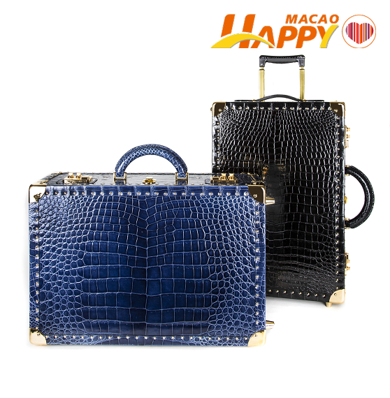 KWANPEN_Luggage_Trunks_in_Crocodile_Leather_Glazed_Black_and_Glazed_Blue