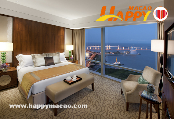 Photo-Mandarin_Oriental_Macau-Waterfront_Suite-Bedroom