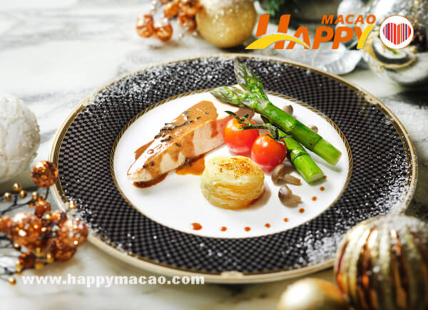 DSCF9003c_-_RC_Cafe_-_Christmas_Promotion_2018_-_NYE_Menu_-_Poached_Breast_Chicken_asparagus_potato_gratin_girolle_sauce_1