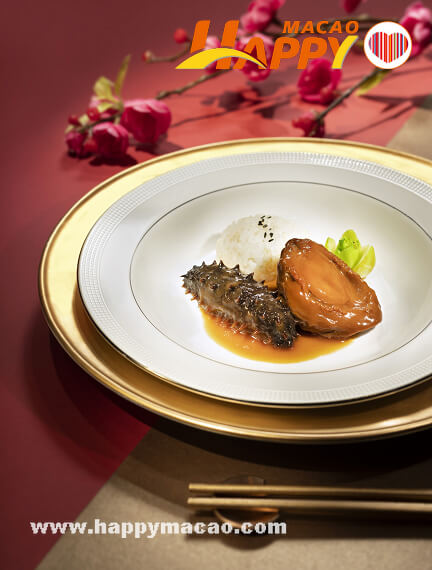 Man_Ho_CNY_Dish_-_Braised_Liaoshen_accompanied_with_Abalone_and_Abalone_Sauce_1