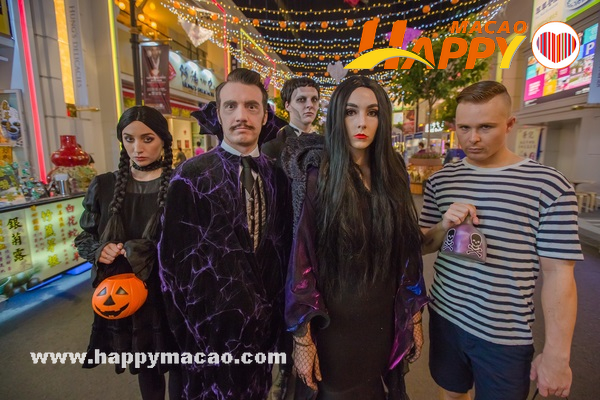 2015_Broadway_Halloween_1