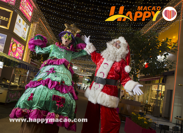 BW_Christmas_Entertainers_final_Hi_res_A71V3696_PS