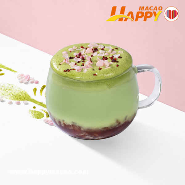 Starbucks_Matcha_Azuki_Blossom_Latte_1