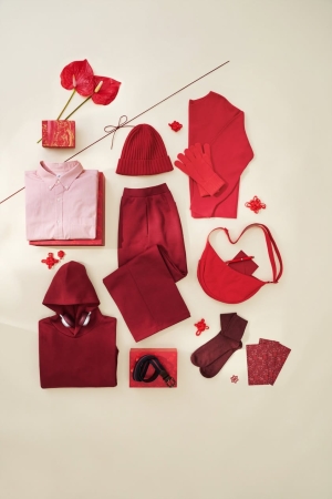 穿上幸運紅裳滿幸福