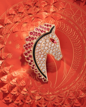 BVLGARI 以一系列限量版慶祝馬到功成